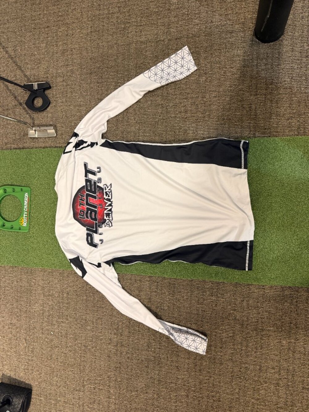 10th Planet Jiu-Jitsu Rash Guard - Large - Picture 4 of 5